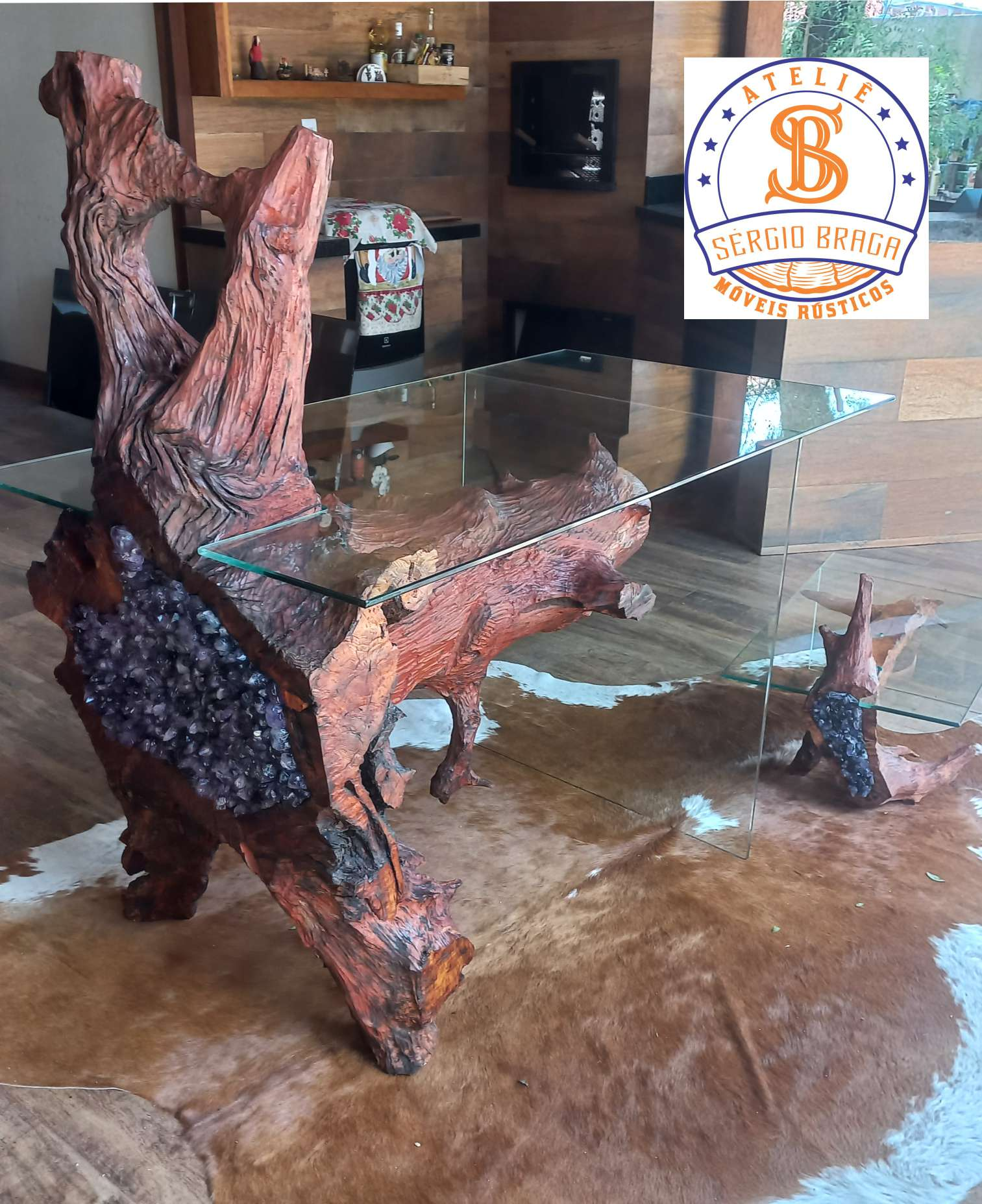 Mesa de tronco macio com ametista